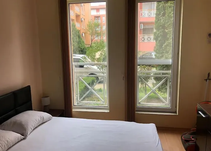 Ground Floor, At Sunny Day 6 Апартамент *